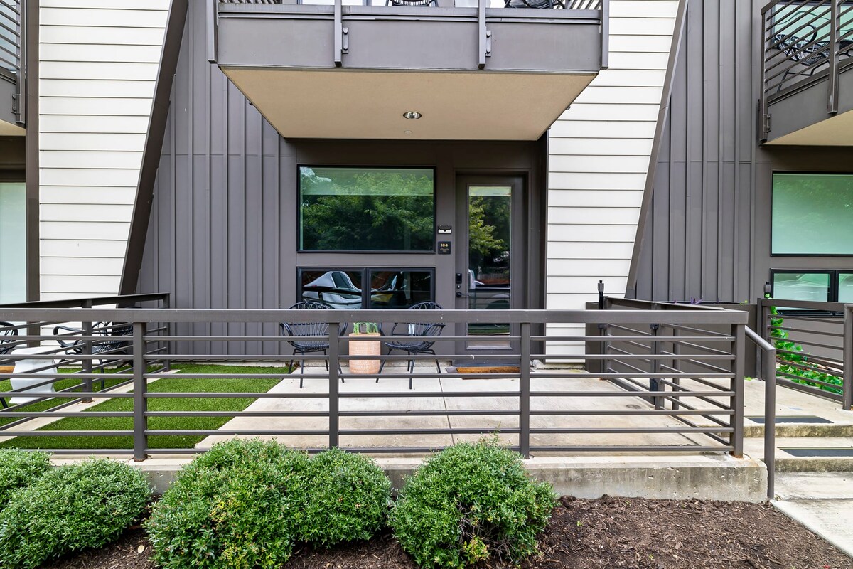 Charming DT ATX Studio | Mins to Rainey St | Patio