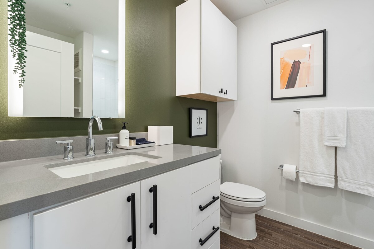 Charming Studio Near Rainey St | Parking | DT ATX
