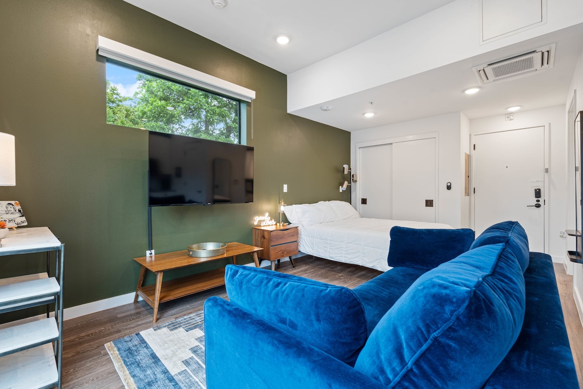 Charming Studio Near Rainey St | Parking | DT ATX