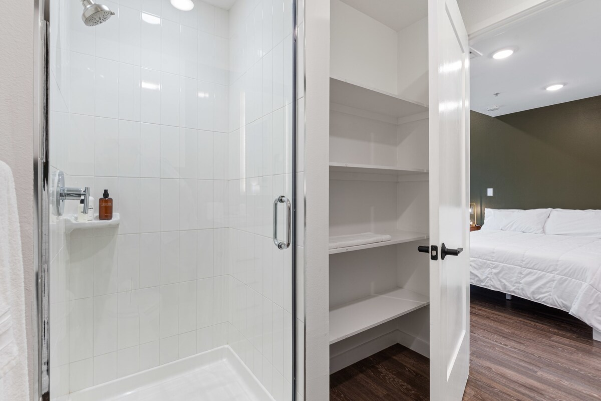 Charming Studio Near Rainey St | Parking | DT ATX