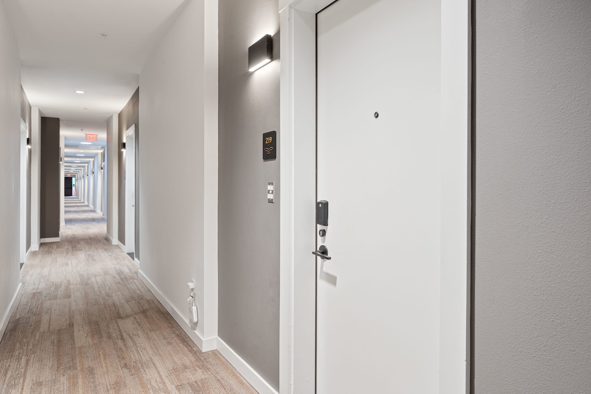 Charming Studio Near Rainey St | Parking | DT ATX