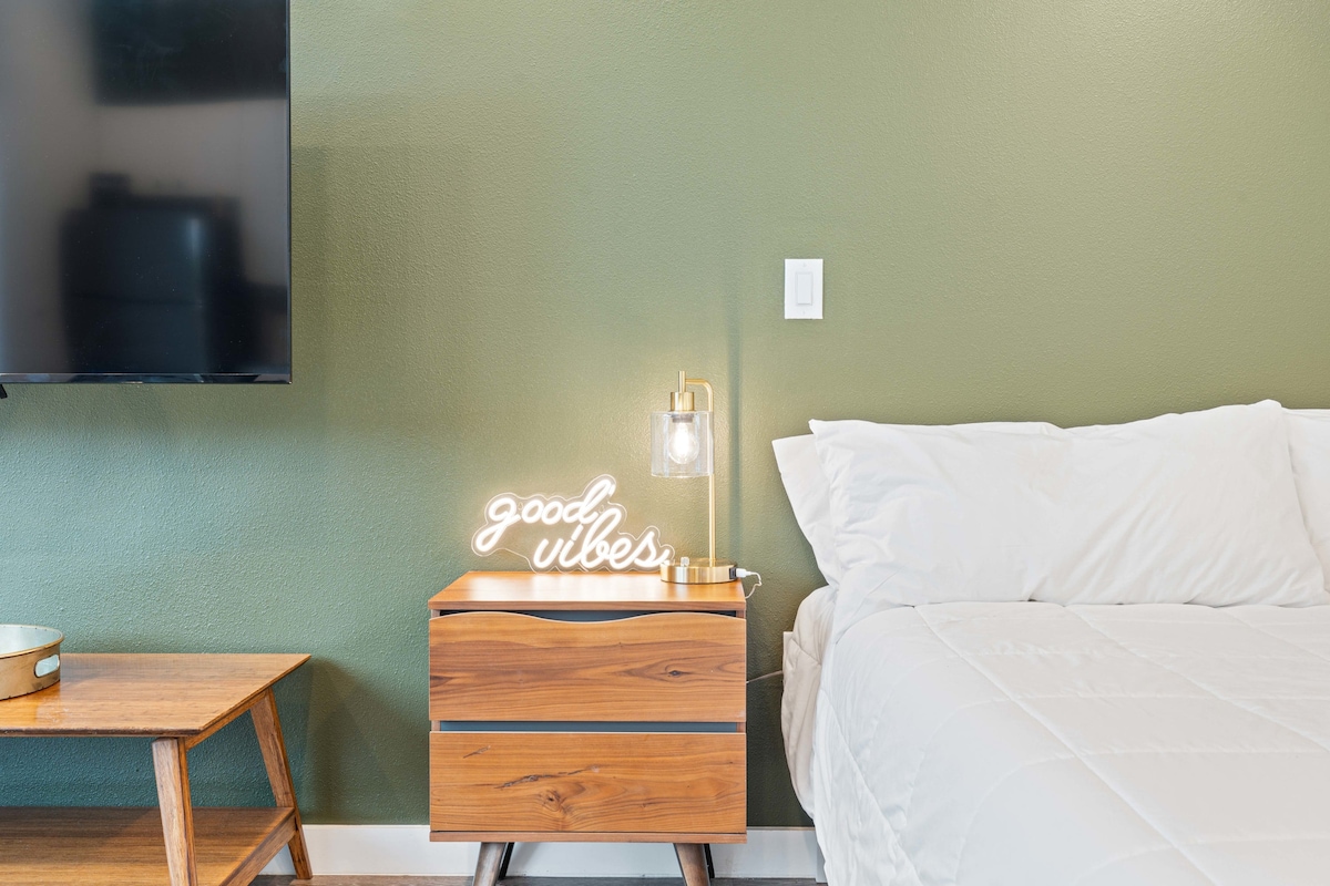 Charming Studio Near Rainey St | Parking | DT ATX