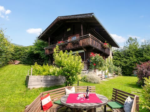 Holiday home with great garden and steam bath