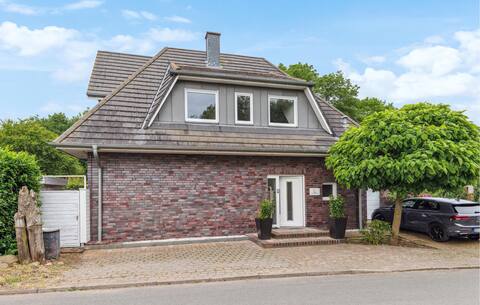 Beautiful home in Warnemünde with kitchen