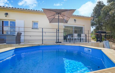 Cozy home in Petreto-Bicchisano with WiFi