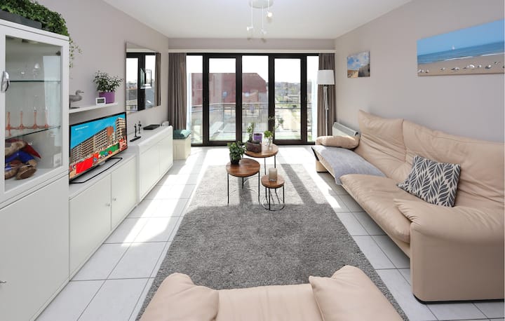 1 Bedroom Cozy Apartment In Oostende - Oostende
