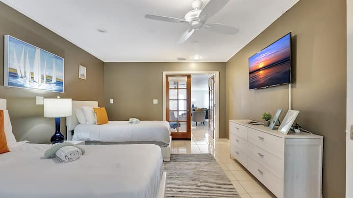 Dvokrevetna soba s TV-om ravnog ekrana