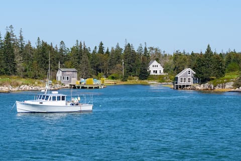Creeds Cove Cottage in the Reach