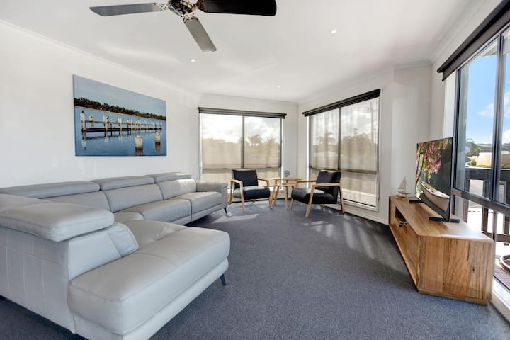 Mimada Escape -  2br Retreat, Steps From Beach - Lakes Entrance