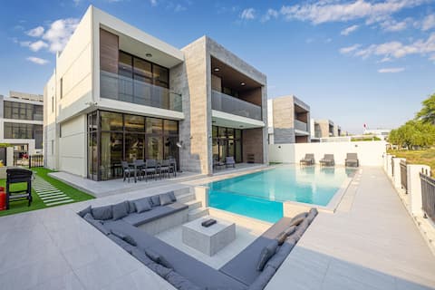Daniels 5BR Villa | Private Pool | Damac Hills