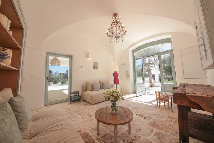 TD Marlù Luxury Trulli Experience w/ Stunning Pool gallery image 4