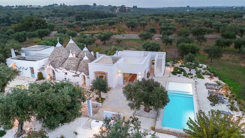 TD Marlù Luxury Trulli Experience w/ Stunning Pool gallery image 2