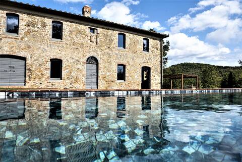 Set in a small peaceful valley, private villa+pool