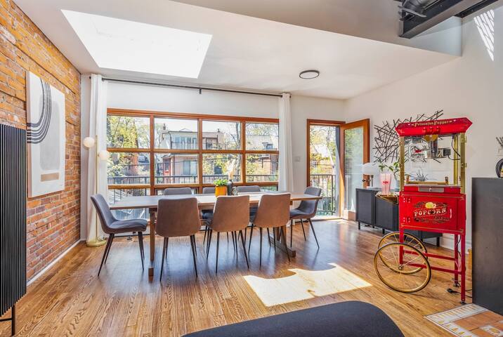 SOHO Warehouse Style Loft in Annex/Bloor St gallery image 5