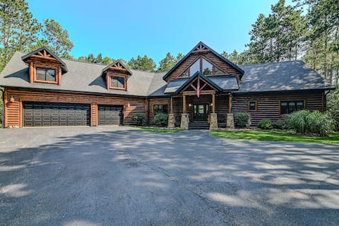 Luxurious Lodge on Castle Rock Lake