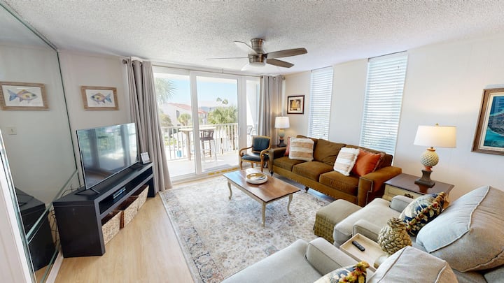 Dolphin Point 306c 2 Br On Harbor-walk 2 Beach - Destin, FL