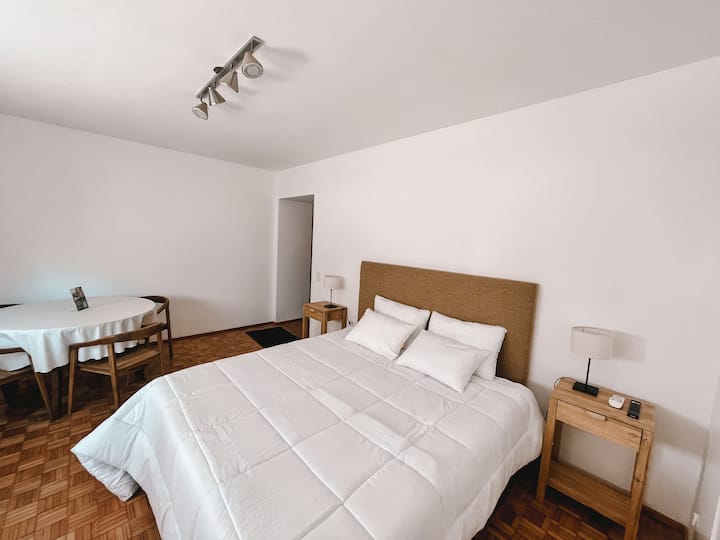 Kitnet reformada em Retiro