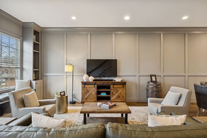 3 Story Home | Private Garage + Walk to Downtown