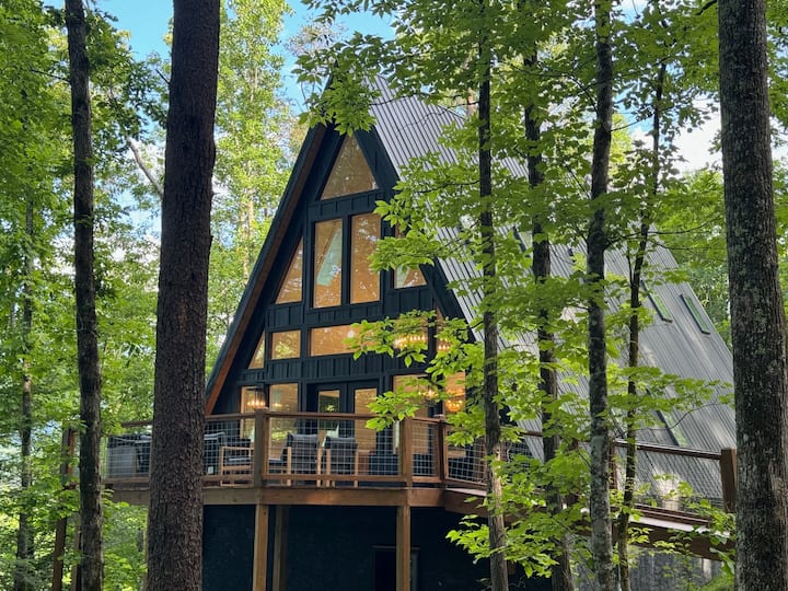 The Black Onyx A-frame - Pigeon Forge, TN