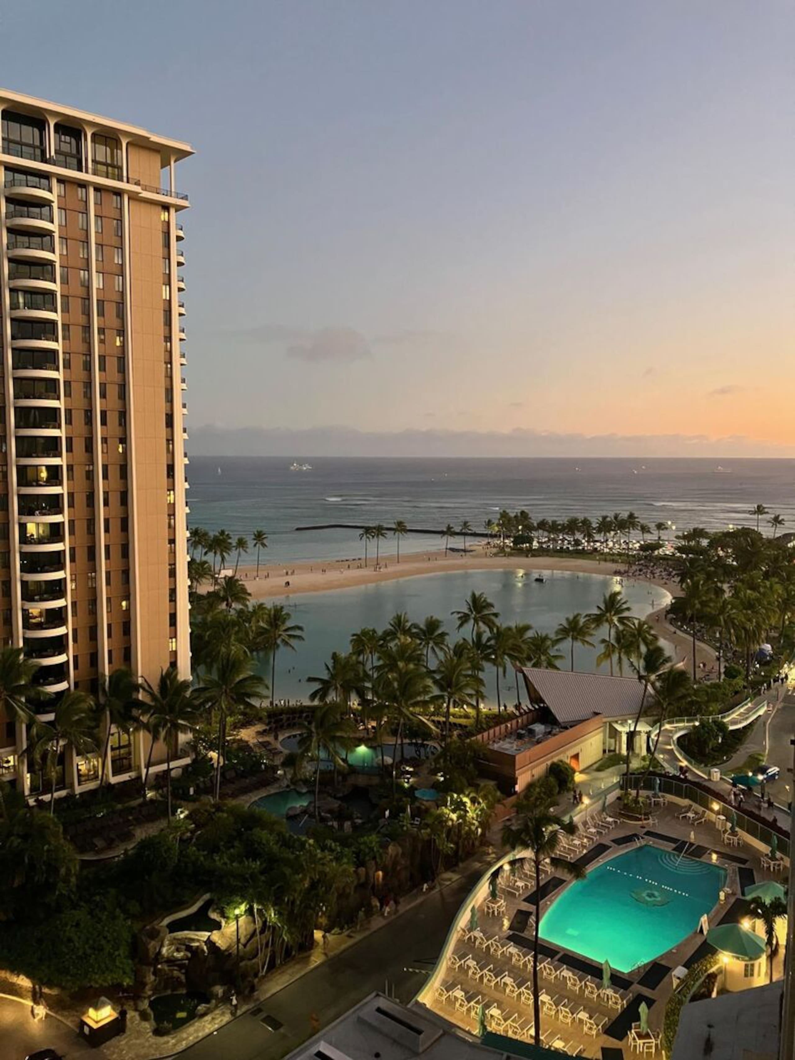 Condo in Honolulu · ★4.83 · 1 bedroom · 3 beds · 1 bath - Image 17