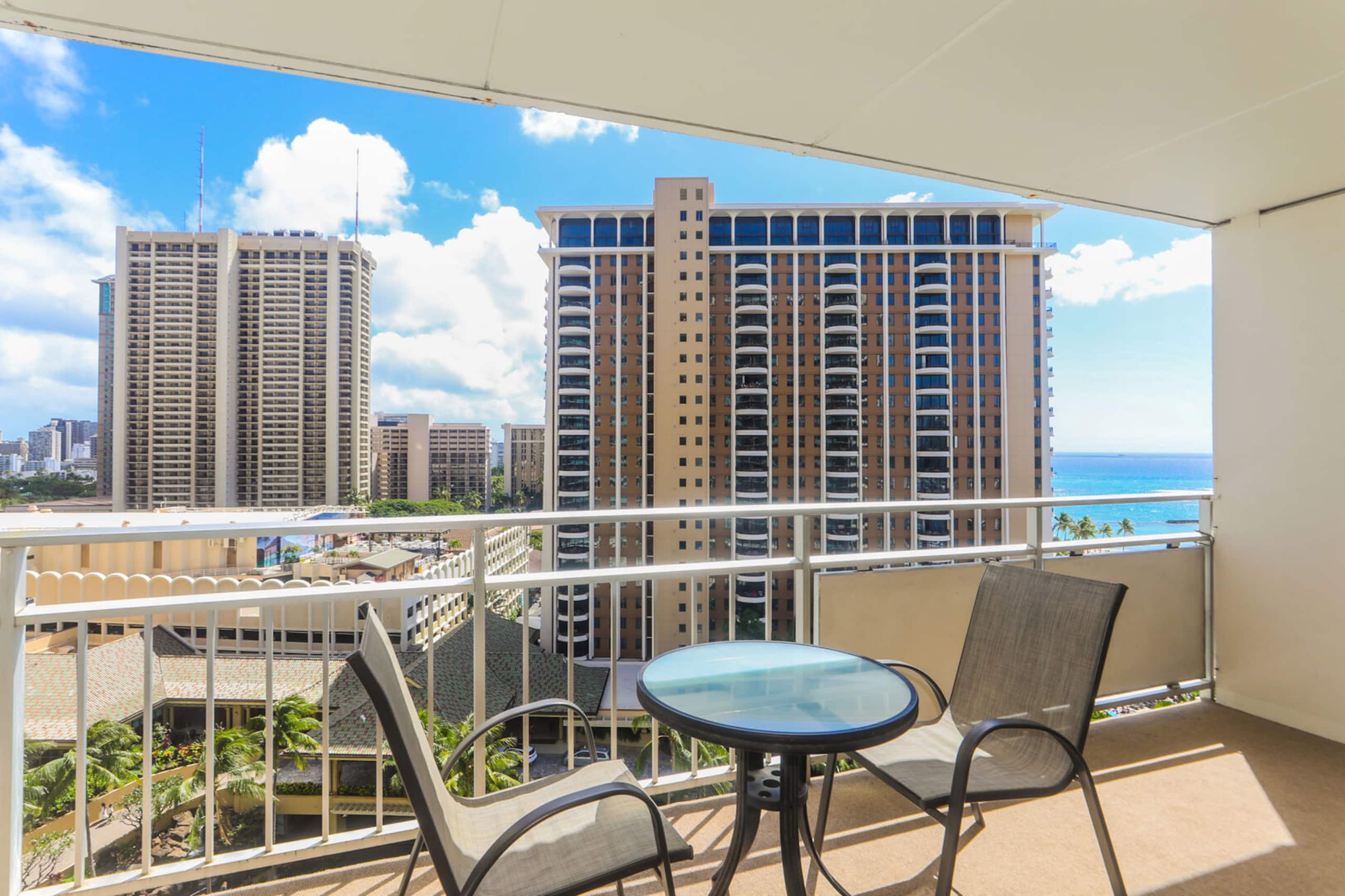 Condo in Honolulu · ★4.83 · 1 bedroom · 3 beds · 1 bath - Image 15