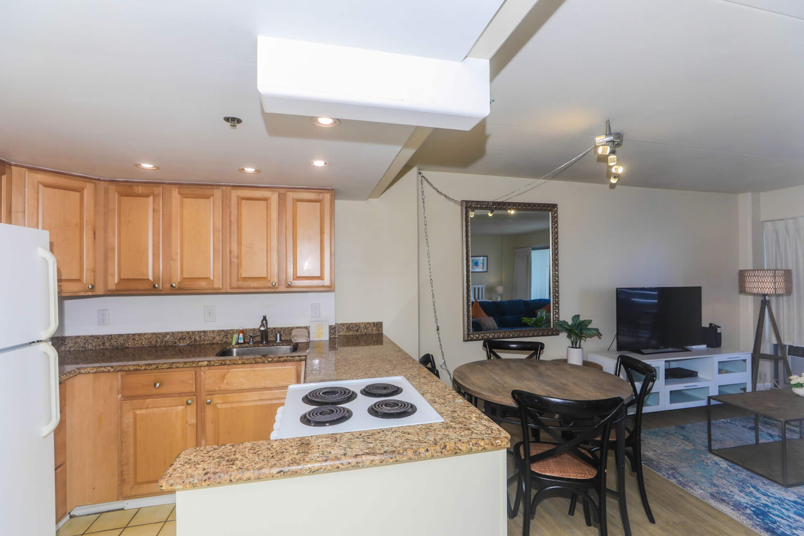 Condo in Honolulu · ★4.83 · 1 bedroom · 3 beds · 1 bath - Image 12