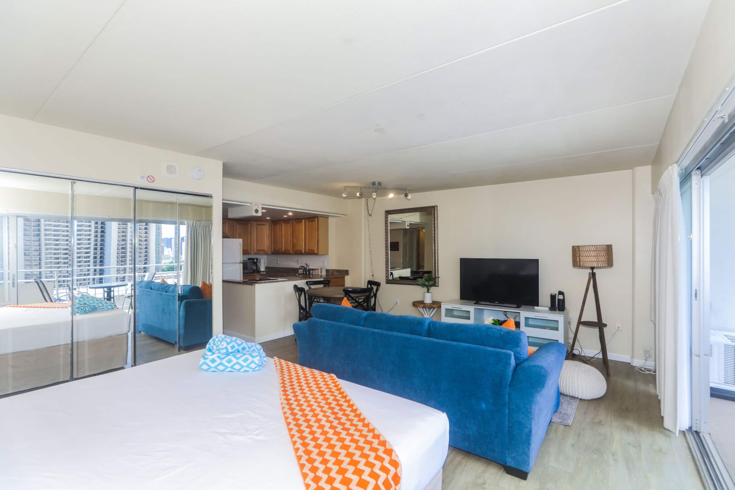 Condo in Honolulu · ★4.83 · 1 bedroom · 3 beds · 1 bath - Image 7