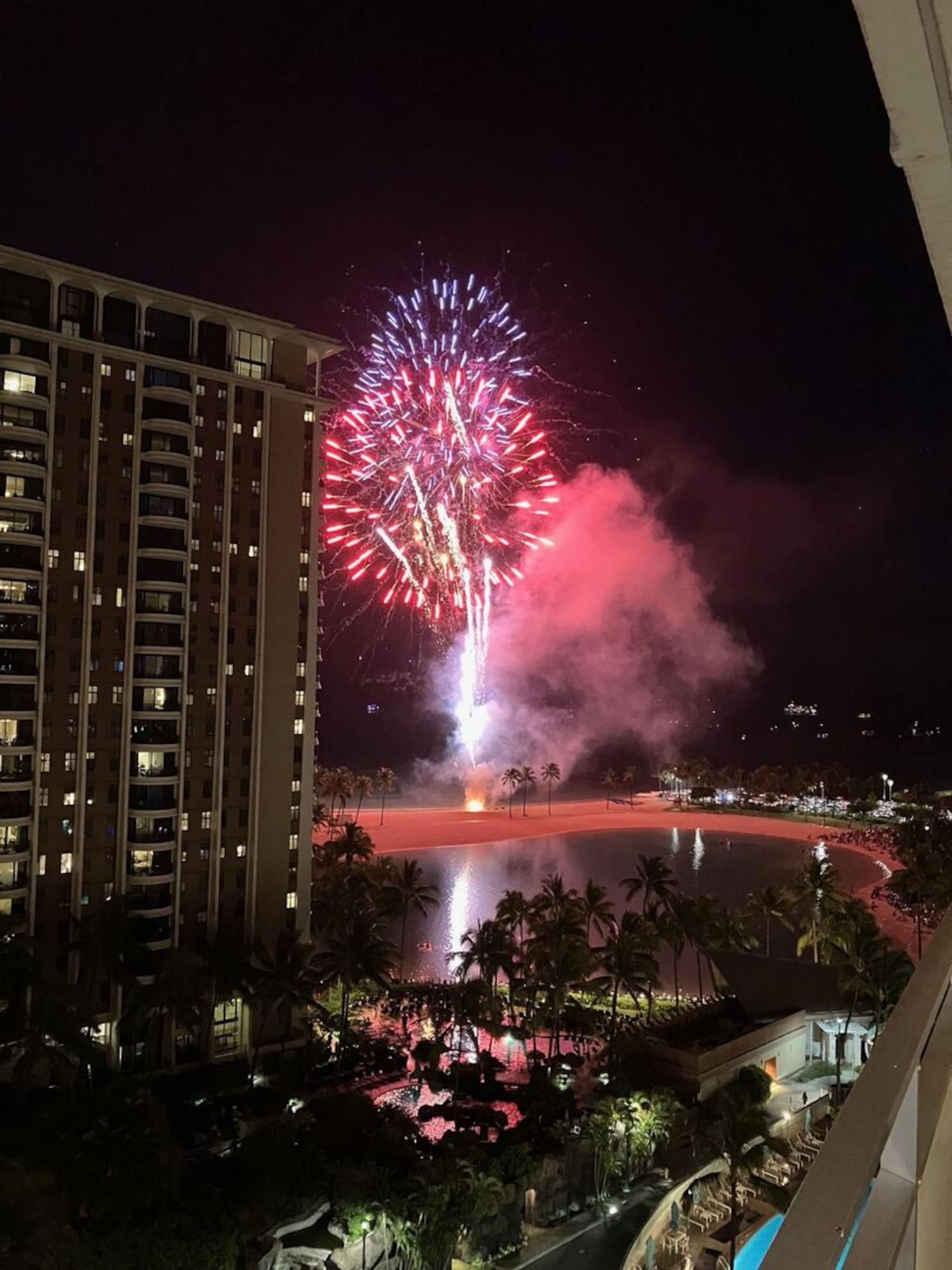 Condo in Honolulu · ★4.83 · 1 bedroom · 3 beds · 1 bath - Image 3