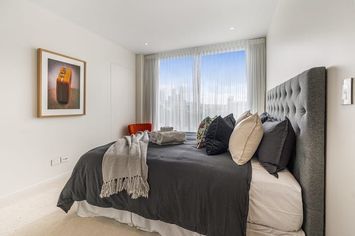 Bedroom 3 - King size bed