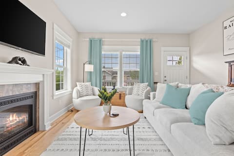 Manette Cottage Oasis - Close to Downtown!