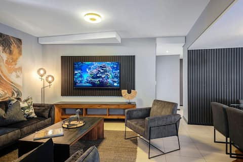 Skyline Penthouse in Rosebank