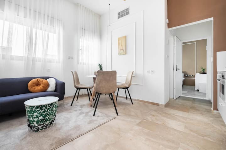 Skyline 2br/2rr Duplex Penthouse - Tel-Aviv