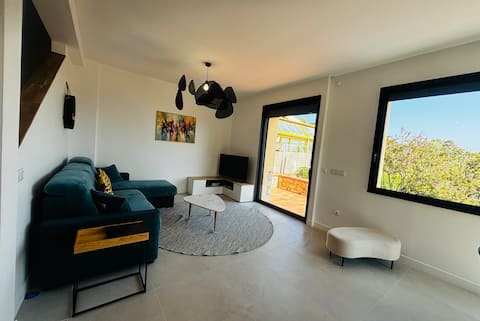 Les Terrasses de la Crique – 4 bedrooms – Garden