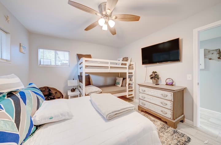 غرفة نوم 3، سرير بالحجم الكامل وأسرّة بطابقين