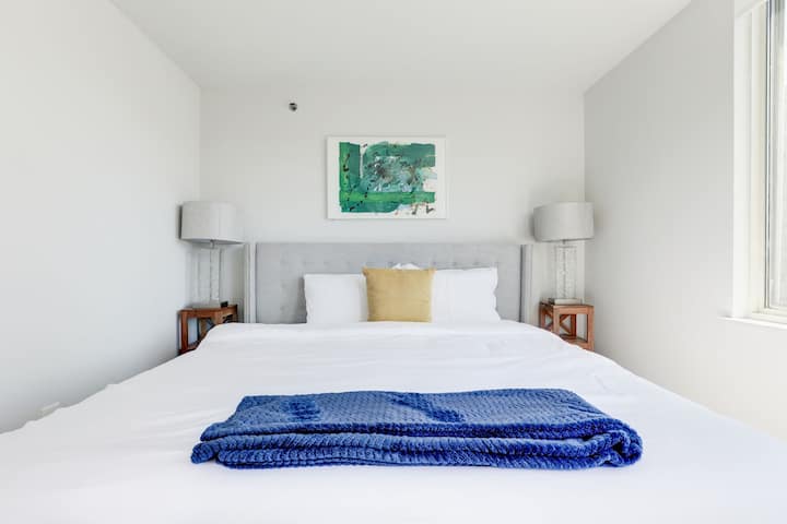 Schoon beddengoed en kussens aanwezig