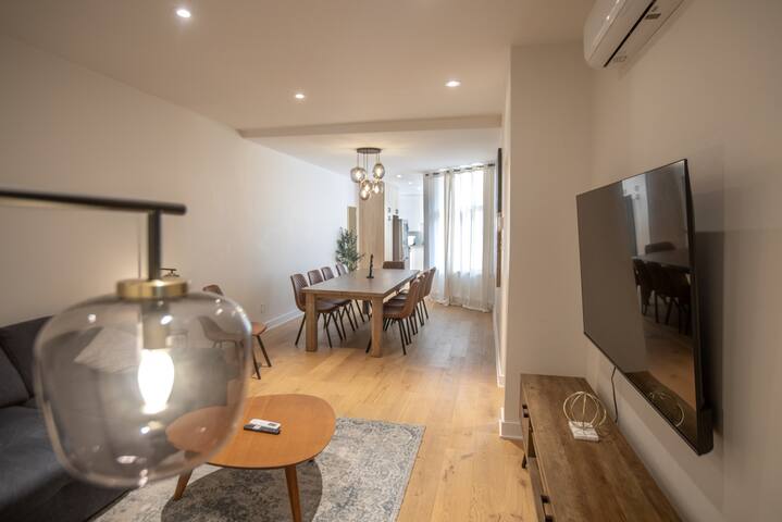 Elegant 4BR/2BA Penthouse – Stylish & Spacious gallery image 3