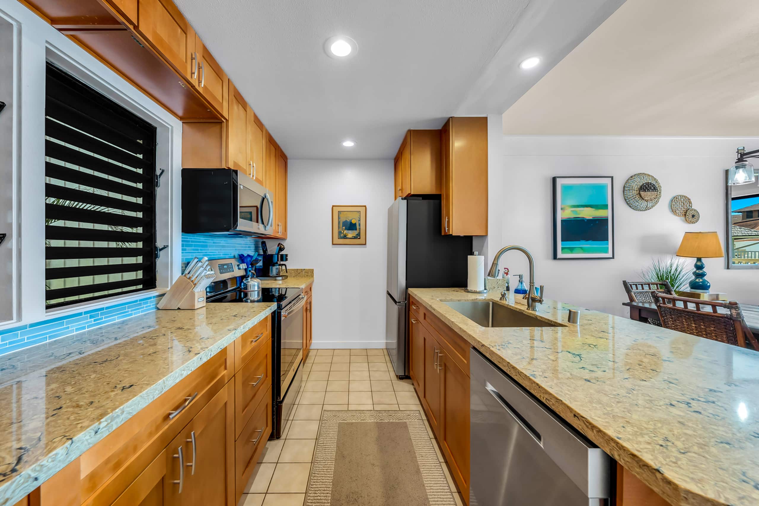 KP212 Ocean View | AC•Pool•Gym | Two Lanais - Photo 8