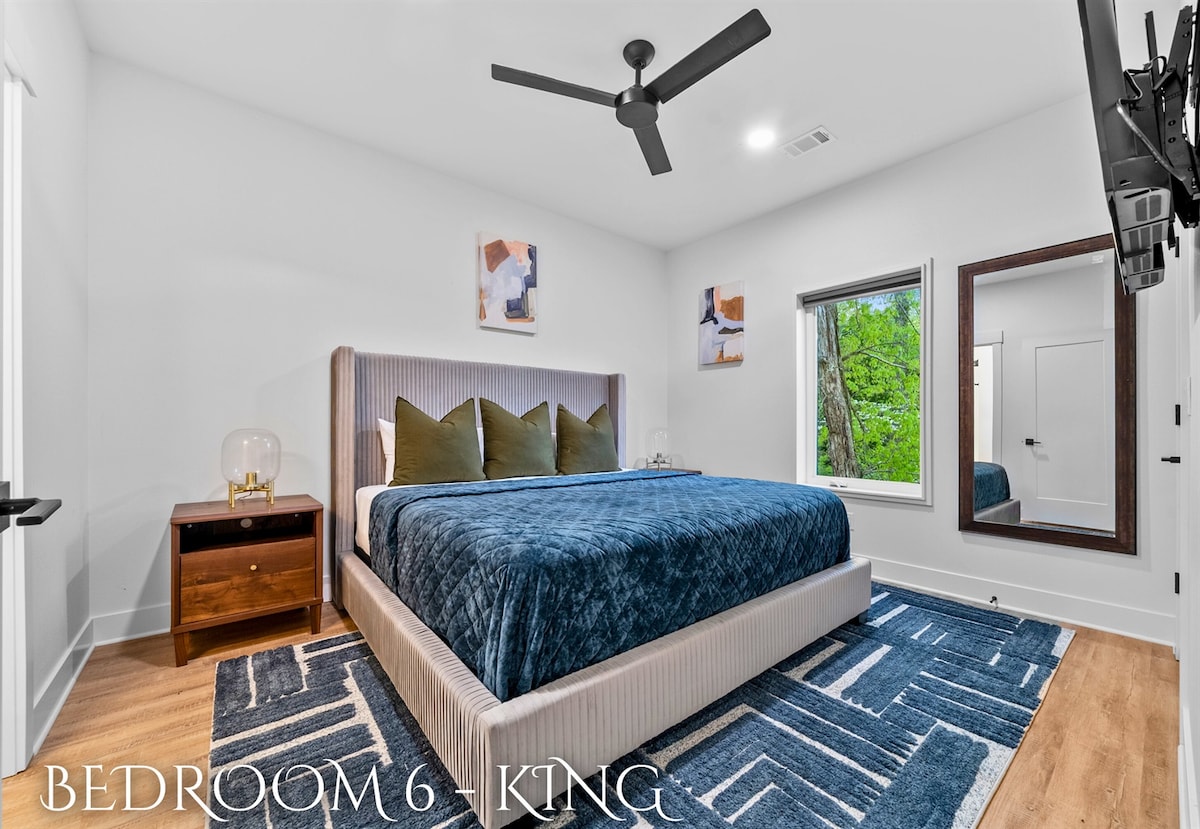 Შეარჩიეთ საუცხოო თეთრეული, ფანჯრიდან შემოუშვით ნაზი ნიავი და დატკბით მშვიდი ხეებით მოპირკეთებული ხედით