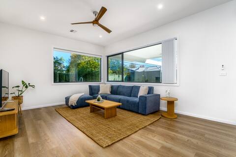 New 4 bedroom city home with Tesla charger