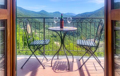 2 bedroom amazing home in Uscio