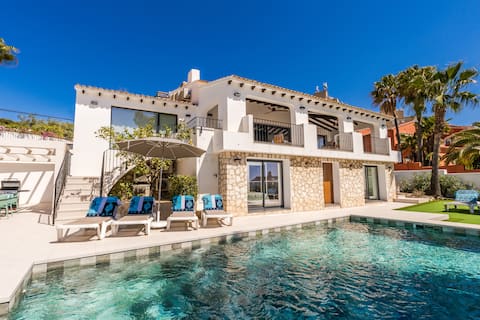 5 Bedroom Villa with Sea Views