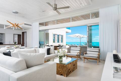 Luxurious Oceanfront Villa | Infinity Pool, Views