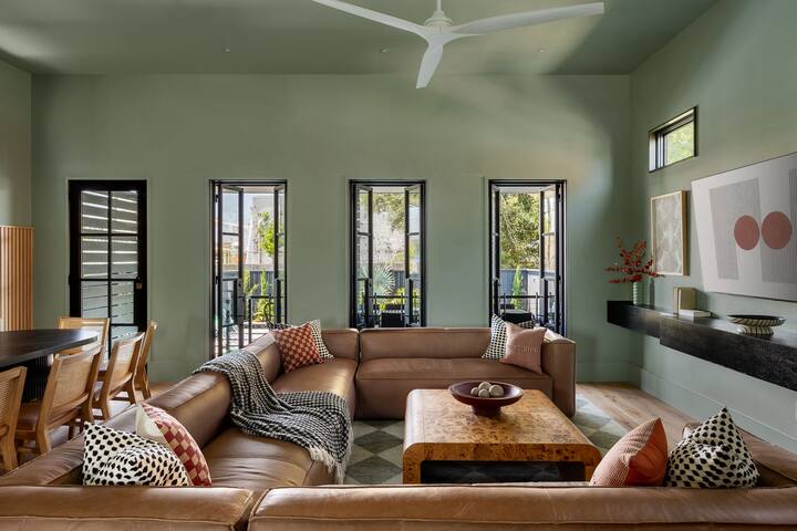 Chic NOLA Home | Heated Pool & Spa gallery image 2