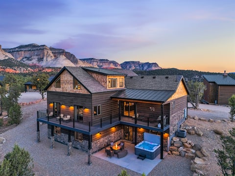 Theater Room| Pool Table| 6bd all ensuite| Hot Tub