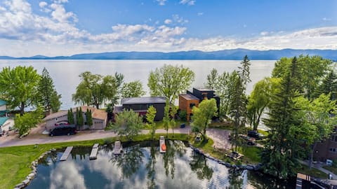 Lakefront with Private Boat Slip and Hot Tub