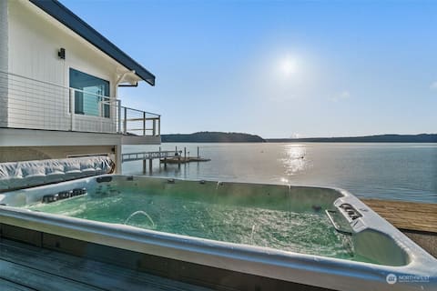 Waterfront |  HotTub•Oysters•Kayaks•MiniGolf