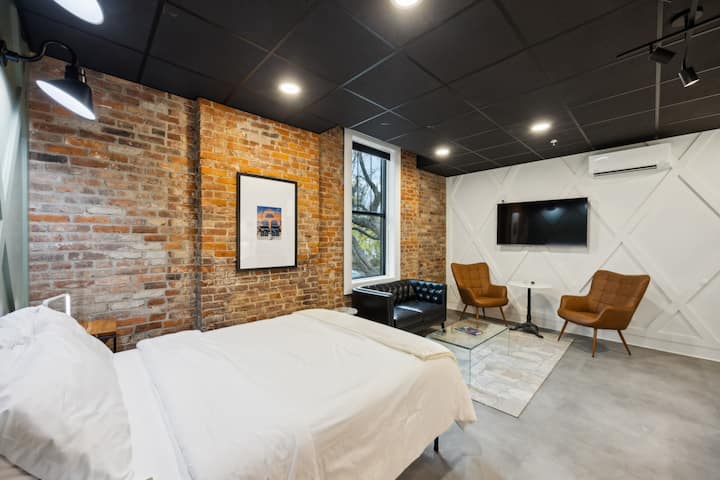 Boutique Hotel | The Louisville Slugger Suite - Louisville, KY