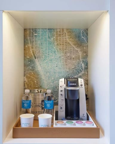 Family Room Package I Sleeps (4) People! – gallery image 5