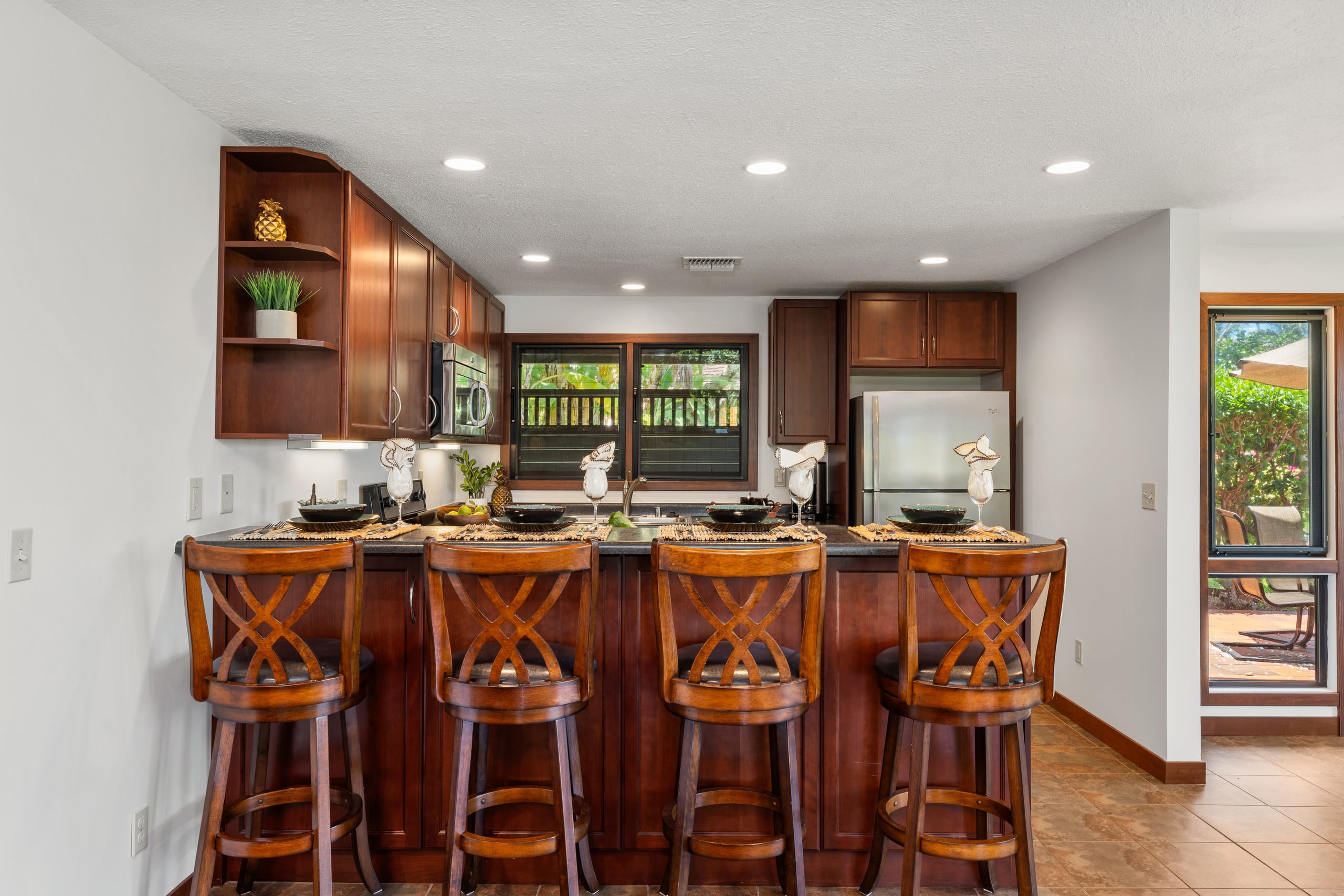 Condo in Lahaina · ★4.85 · 3 bedrooms · 4 beds · 2 baths - Image 8