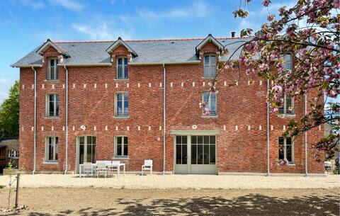 Amazing home in Le Minihic-sur-Rance with WiFi